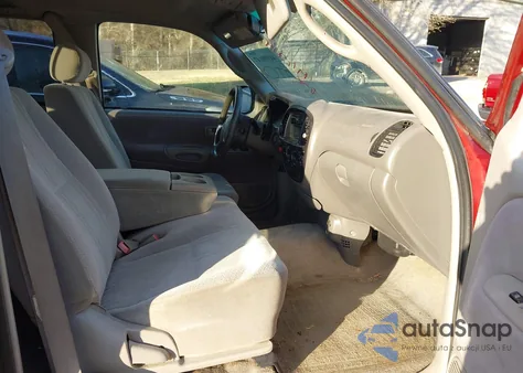 2000 Toyota Tundra Sr5 V8 z USA, uszkodzony, nr VIN 5TBBT4419YS028388